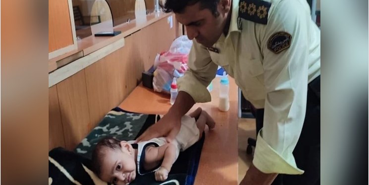 افسر پلیس خرم‌آبادی نوزاد ۳ ماهه را از مرگ نجات داد